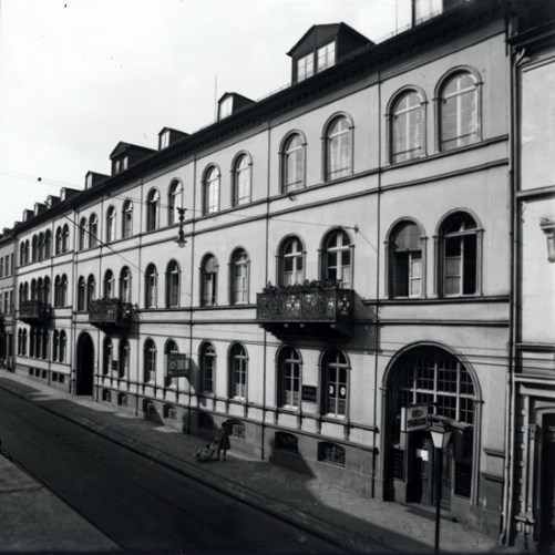Center-a