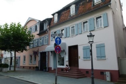 Haus1